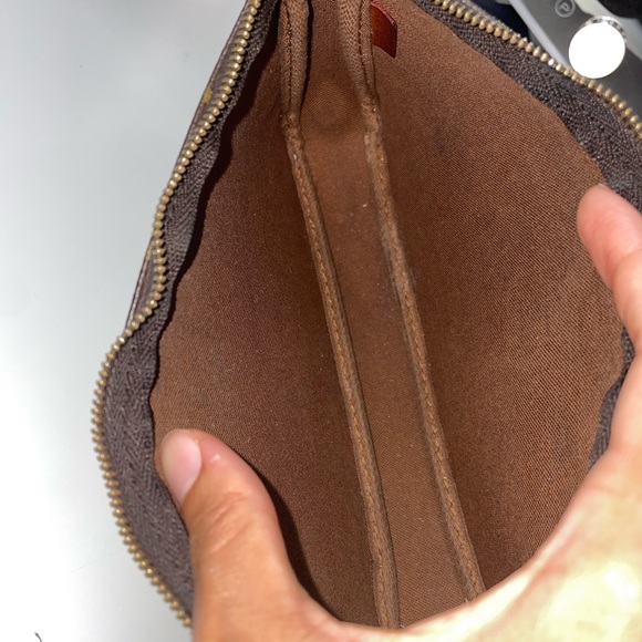 Louis Vuitton Monogram Pochette - Picture 4 of 5